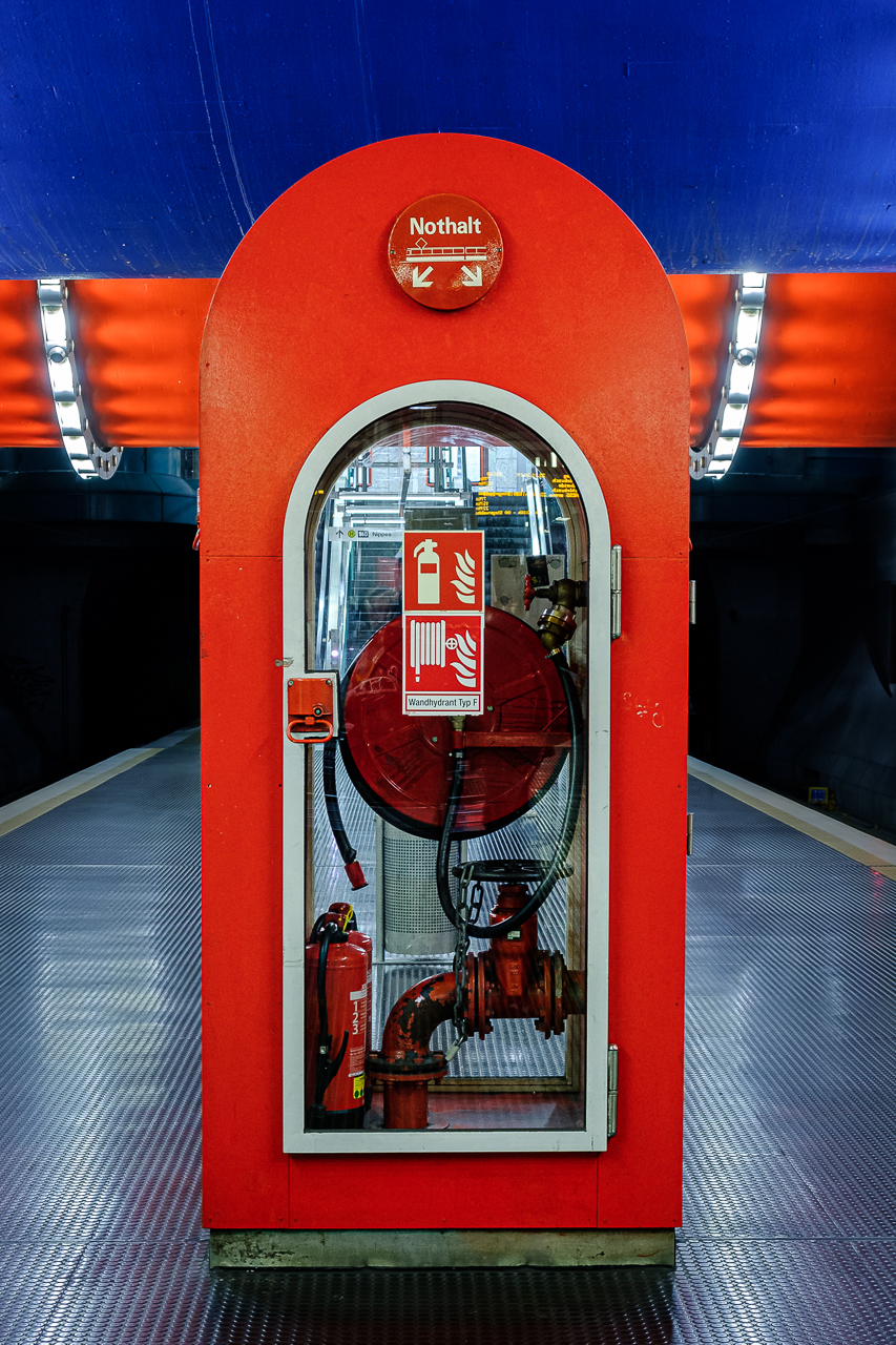 Blau - Rot: U-Bahn Köln ...