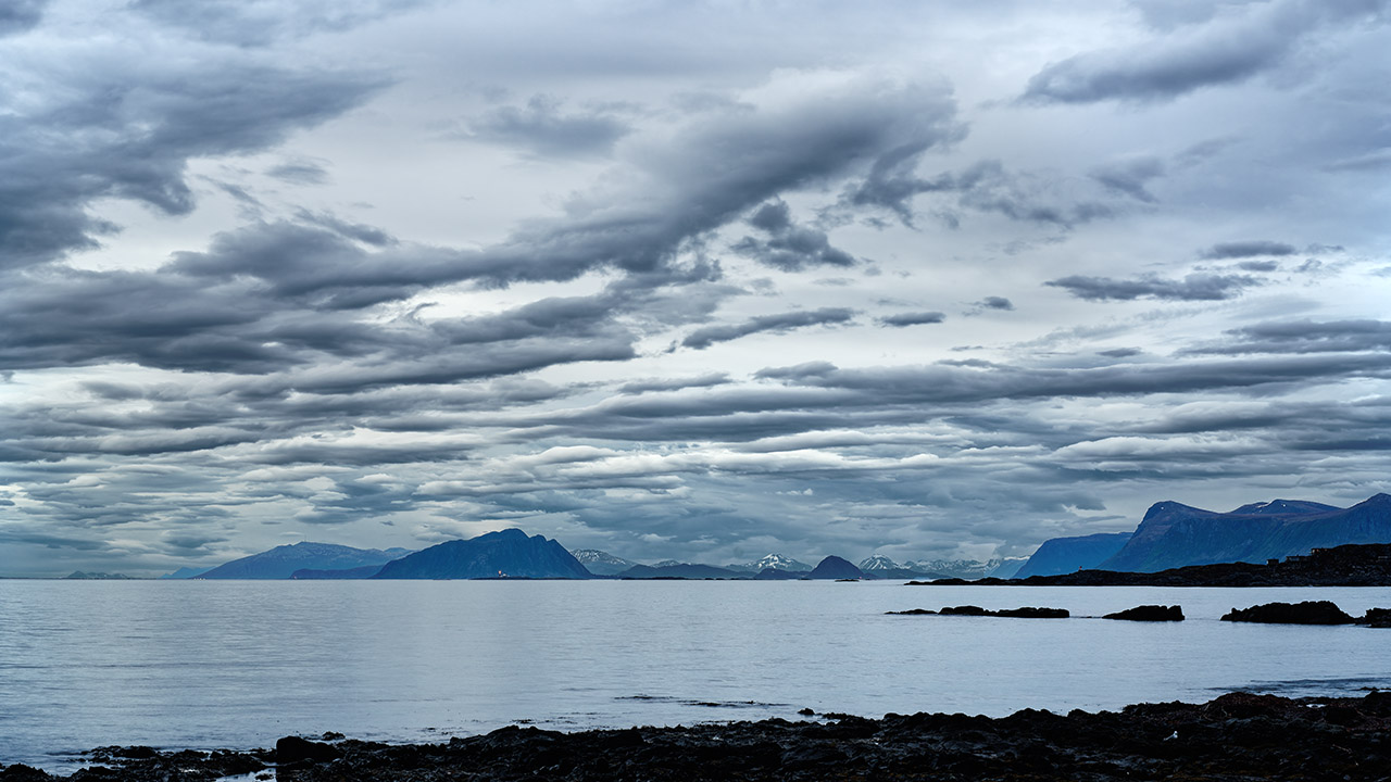 Blaue Stunde am Meer