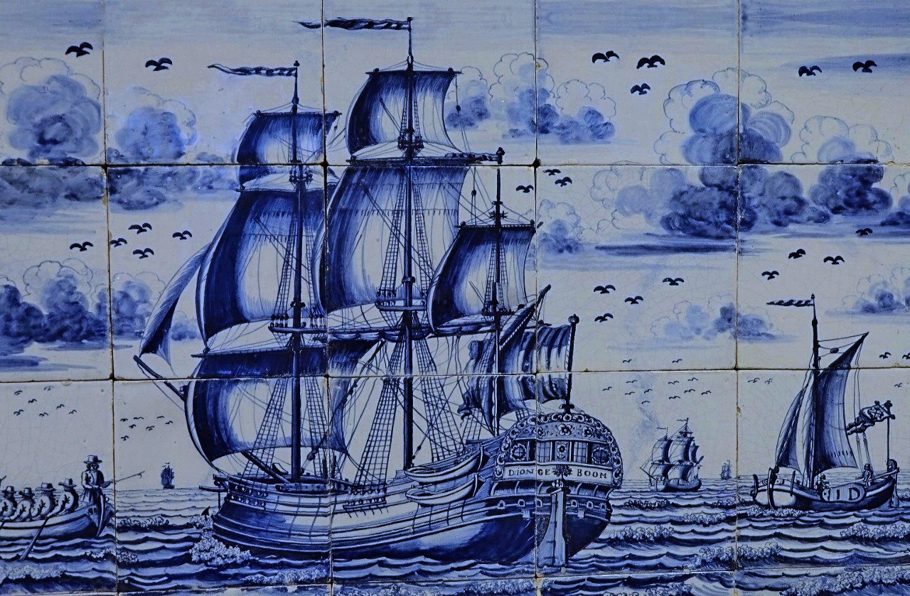 Blaues Segelschiff