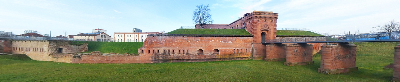 Brücke und Bresche