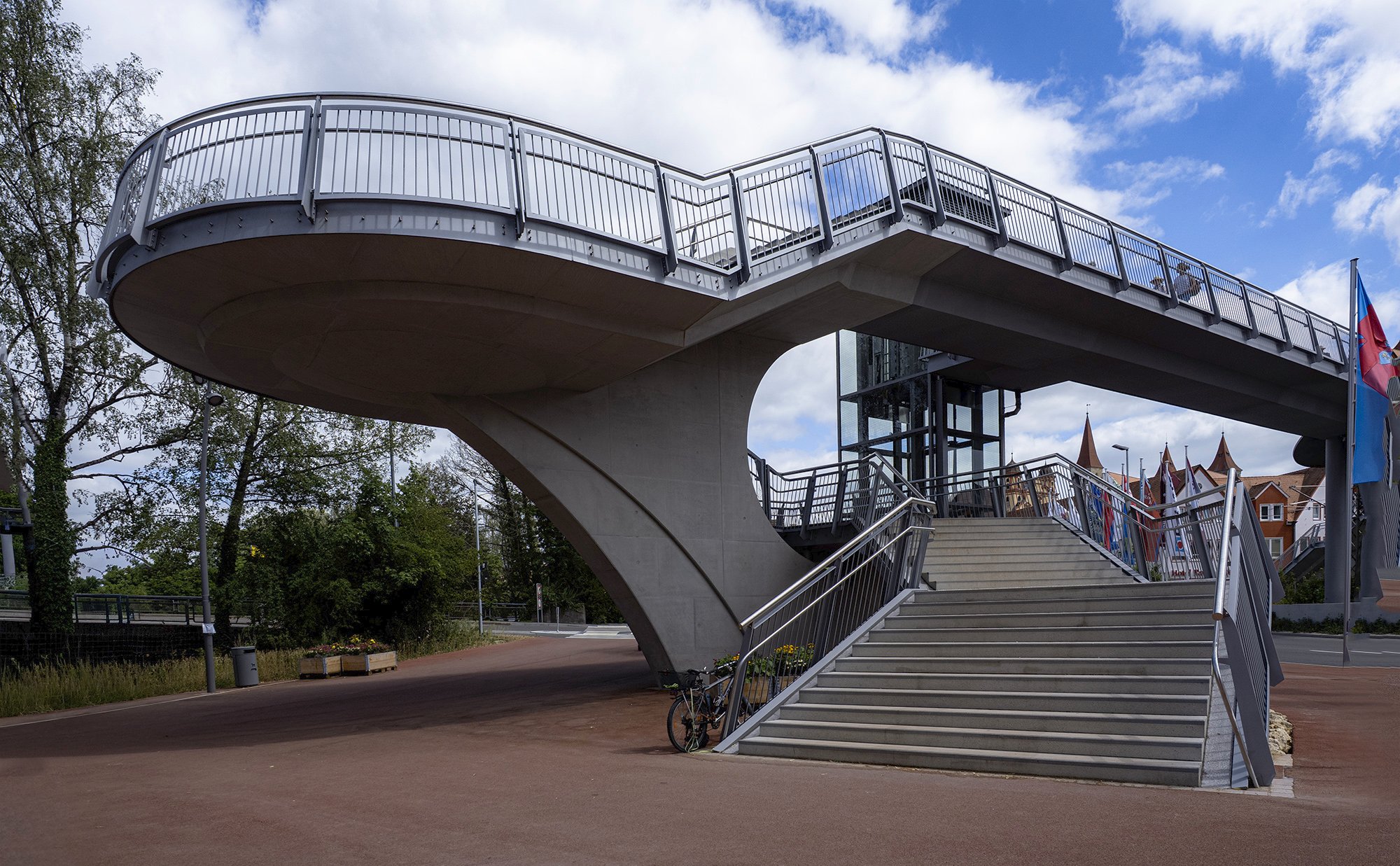 Brücke zur Gartenschau