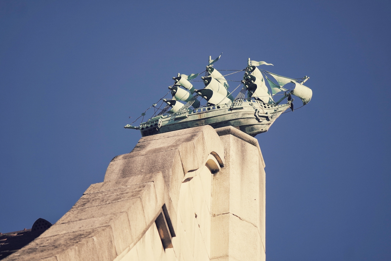 Das Schiff auf dem Dach