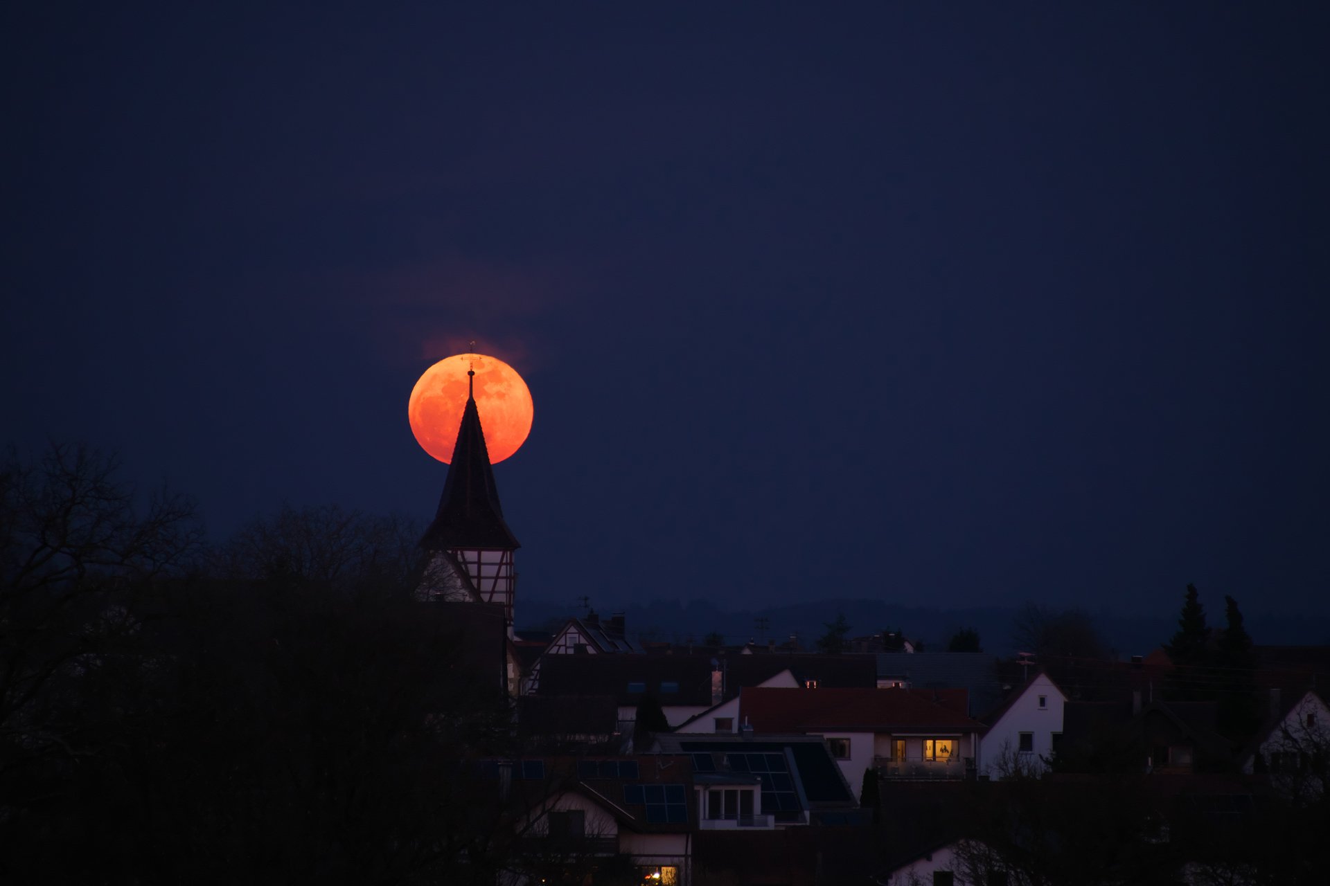 Der Mond ist aufgegangen