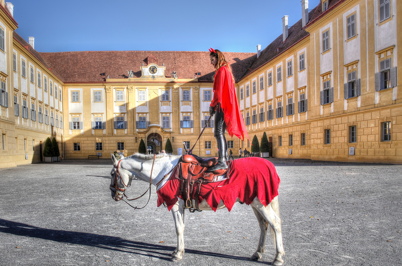 Der Teufel trägt  ... rot