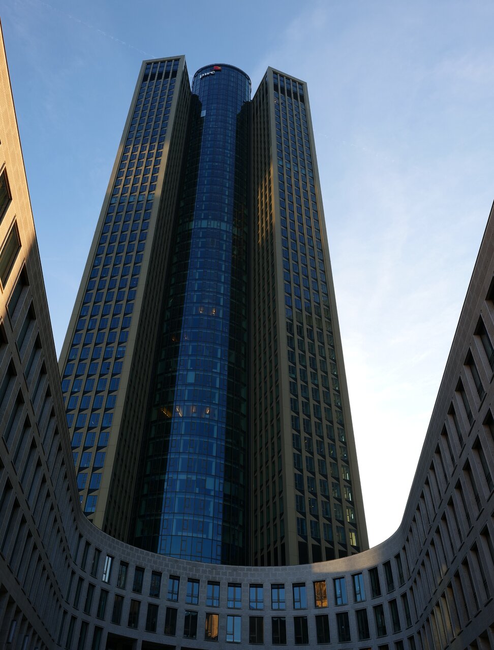 Der Tower 185