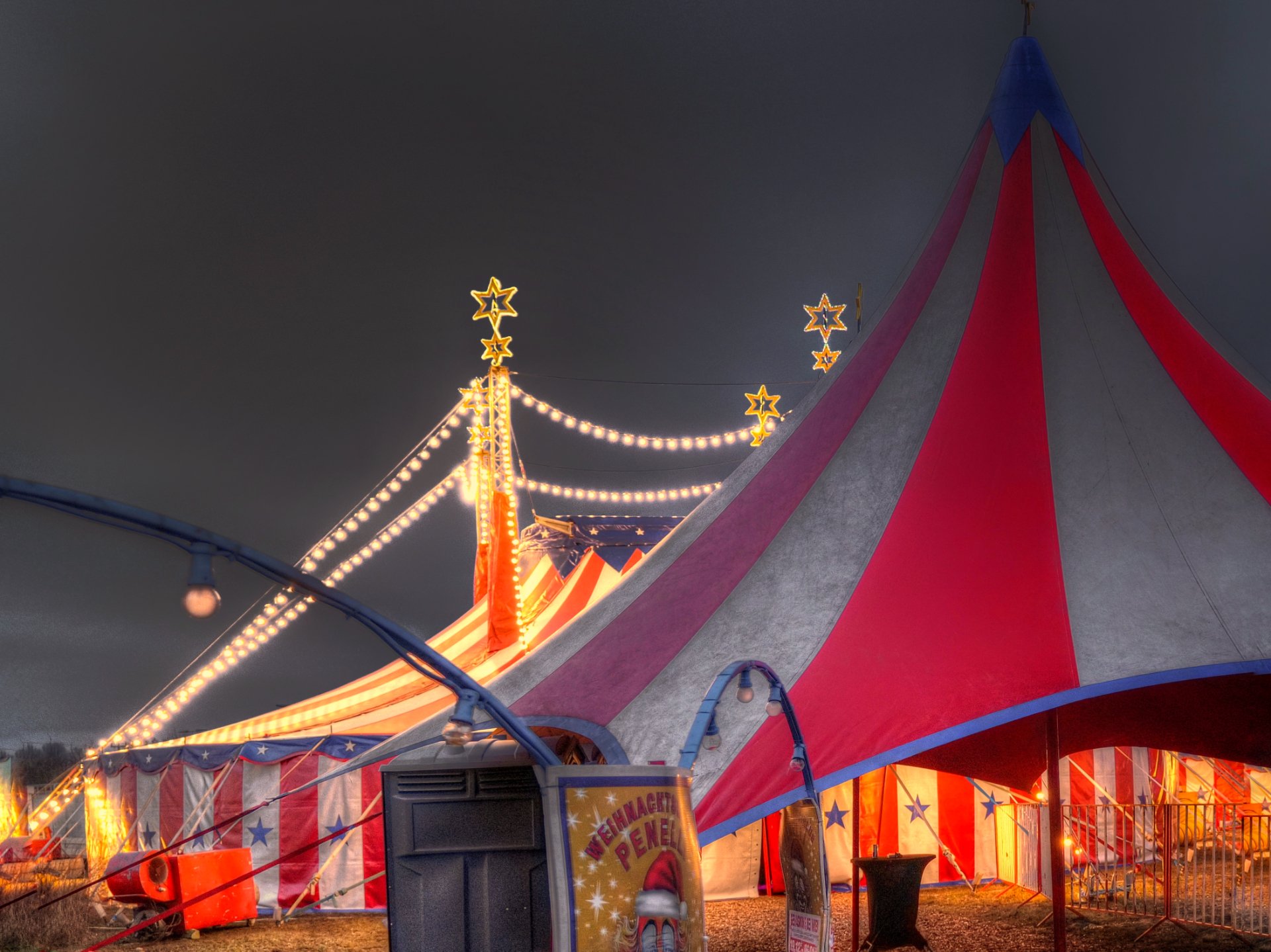 Der Zirkus ist im Dorf ....