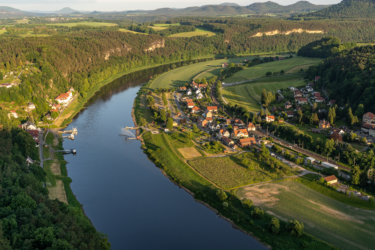 Die Elbe kriegt die Kurve