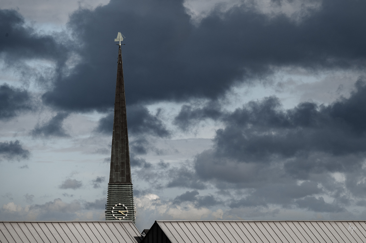 die Kirche im Dorf