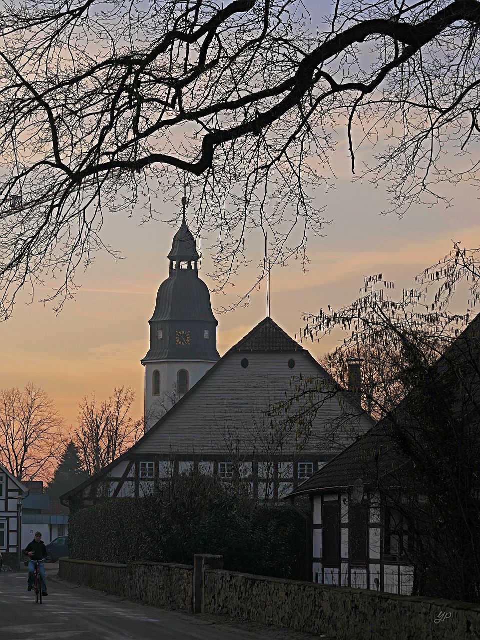 Die Kirche im Dorf