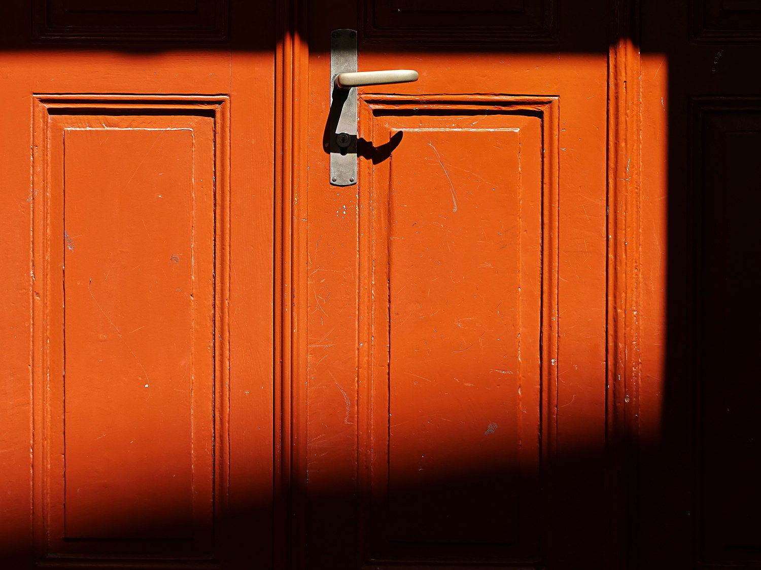 Die orange Tür