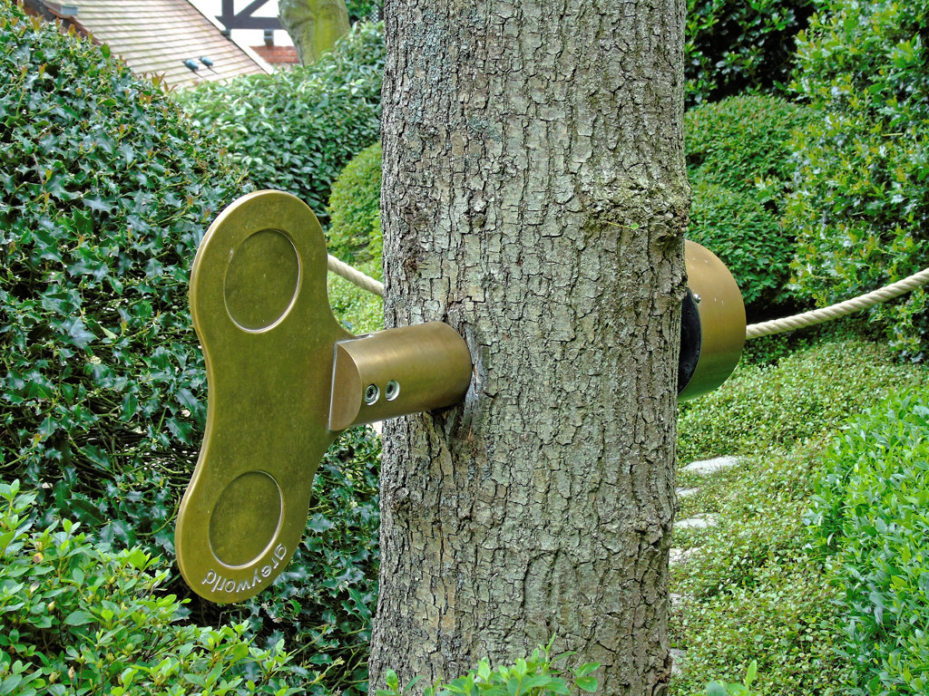 Die Spieluhr im Baum-Park-Etretat/Normandie