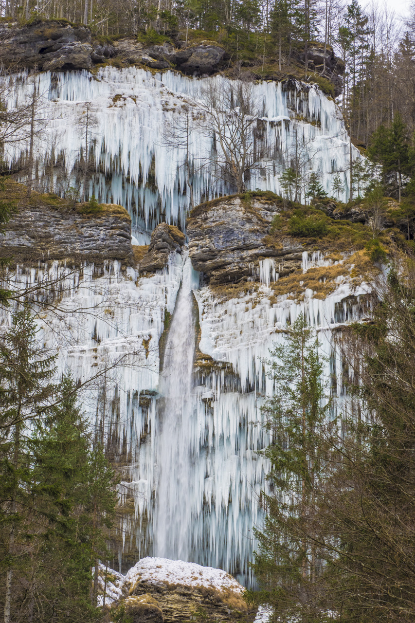 Eiszeit (Ganzer Wasserfall)