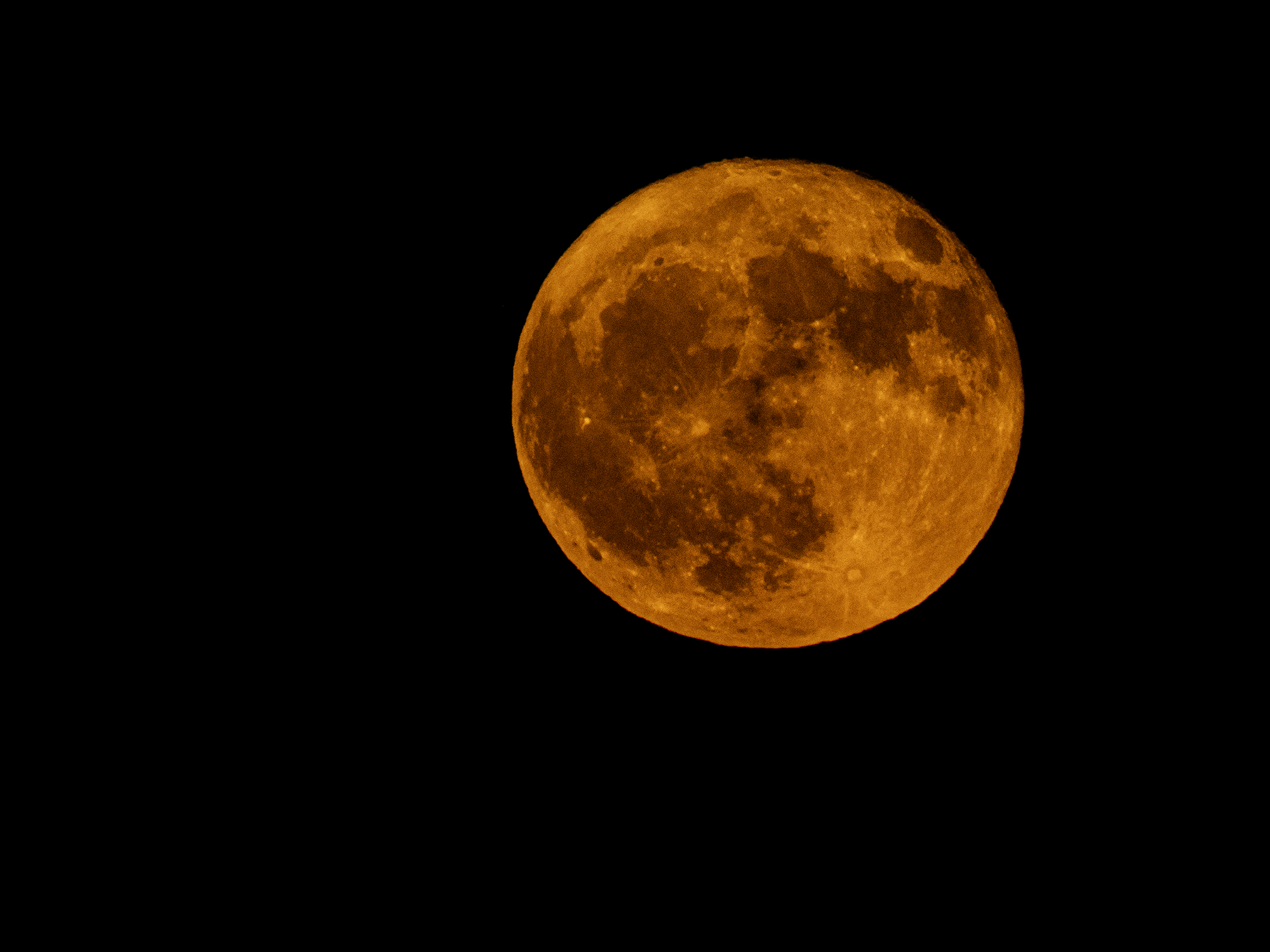 Erdbeermond