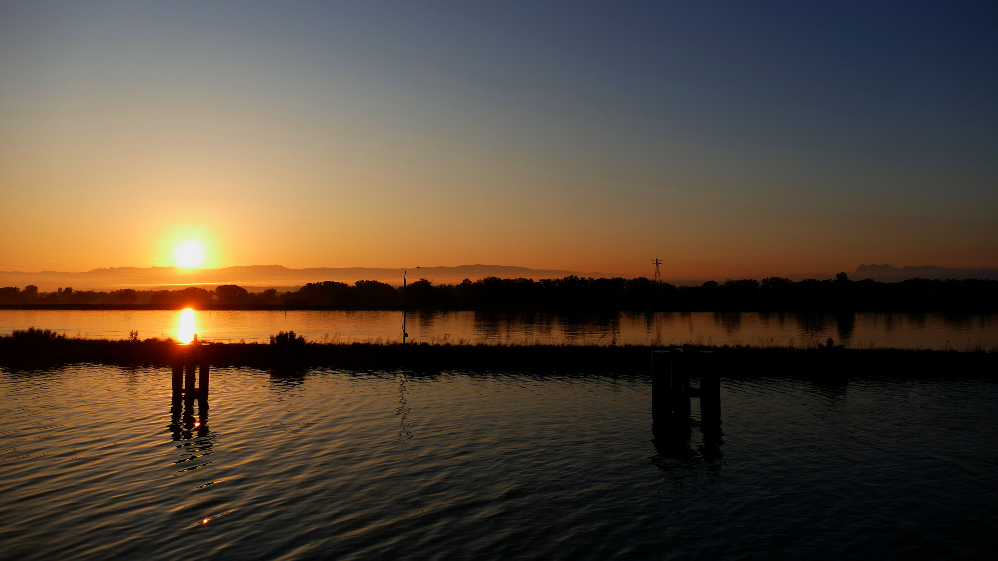 Früh morgens auf der Rhone