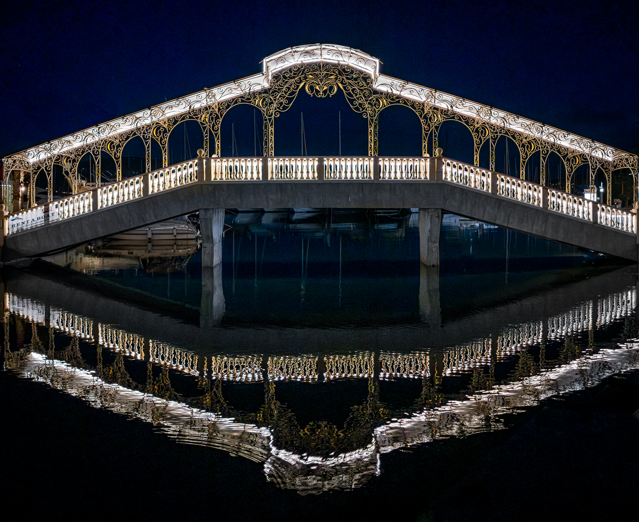 Fußgängerbrücke in der Marina Rogoznica II