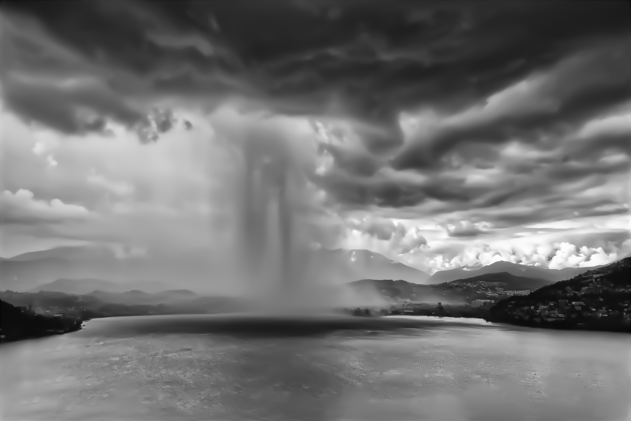 Gewitter über der Luganersee