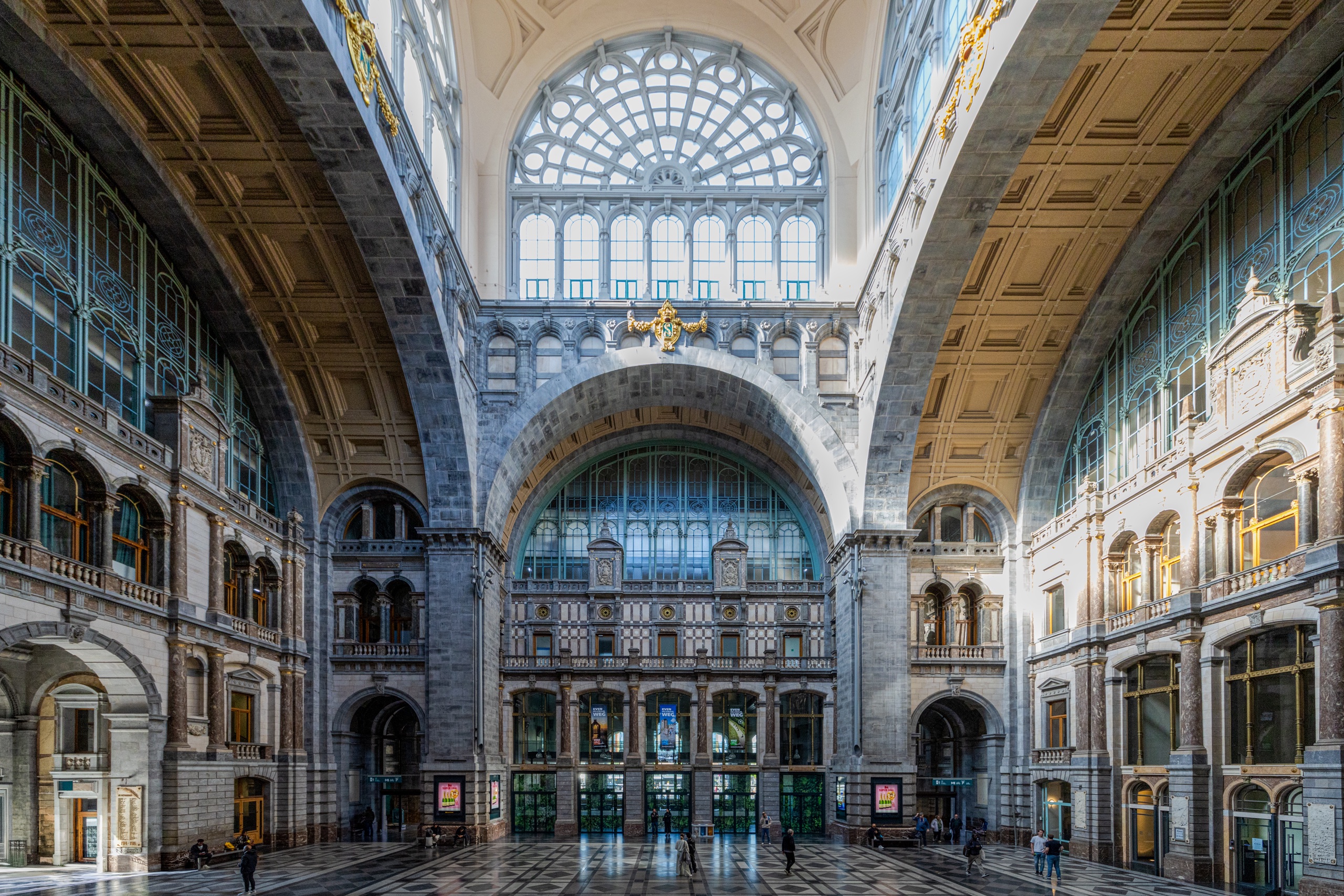 Halle Bahnhof Antwerpen