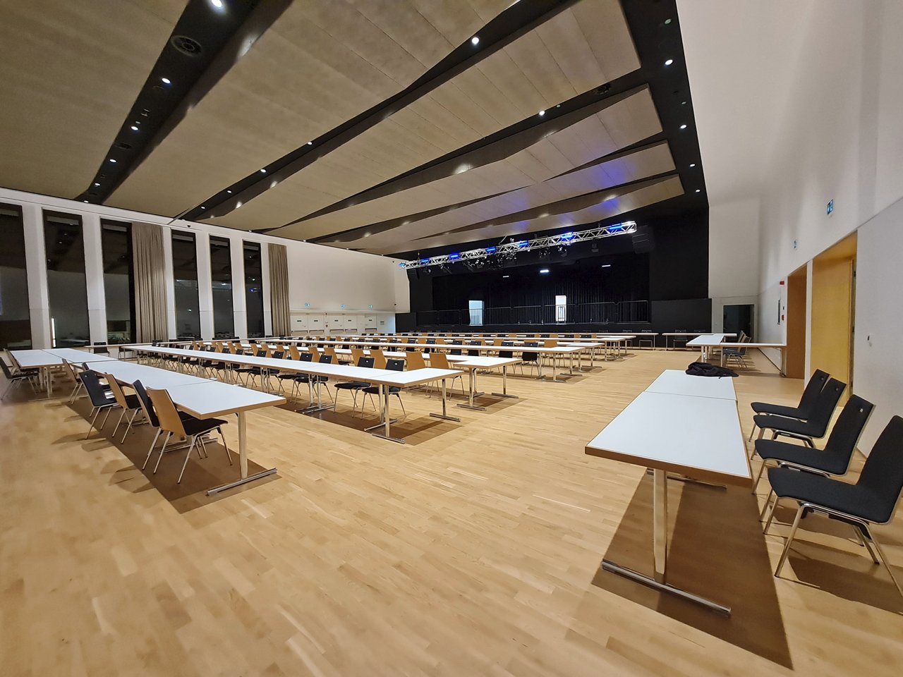 Halle für 40. Fotobörse bereit!