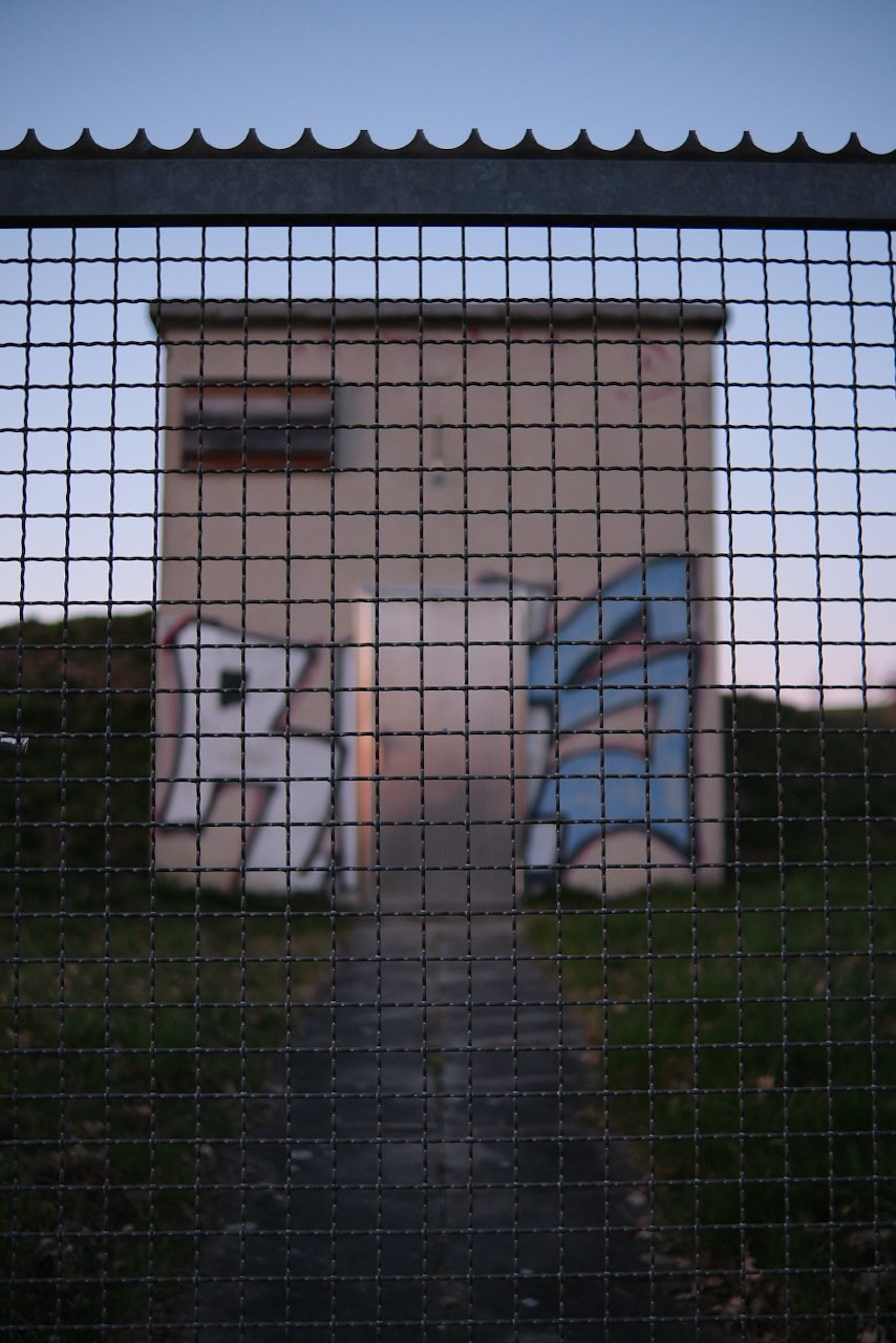 Hinter Gittern