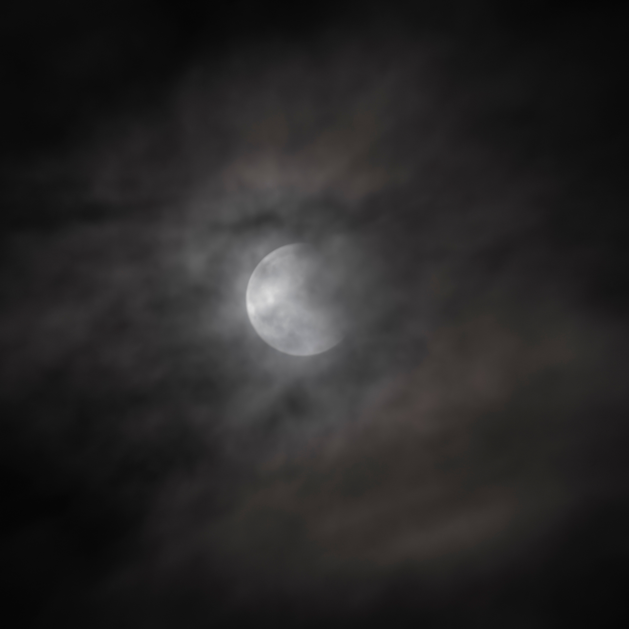 hk_250907_mehr_mondfinsternis_war_heute_nicht.jpg