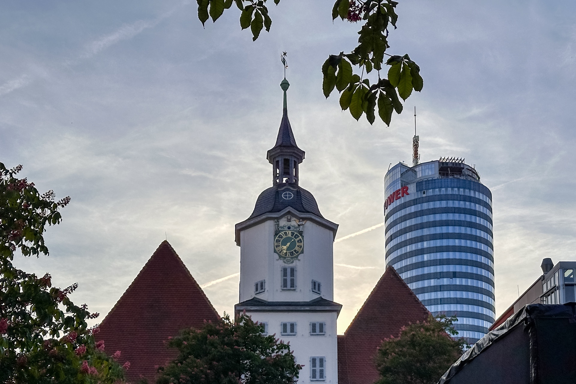 Klein gegen Groß