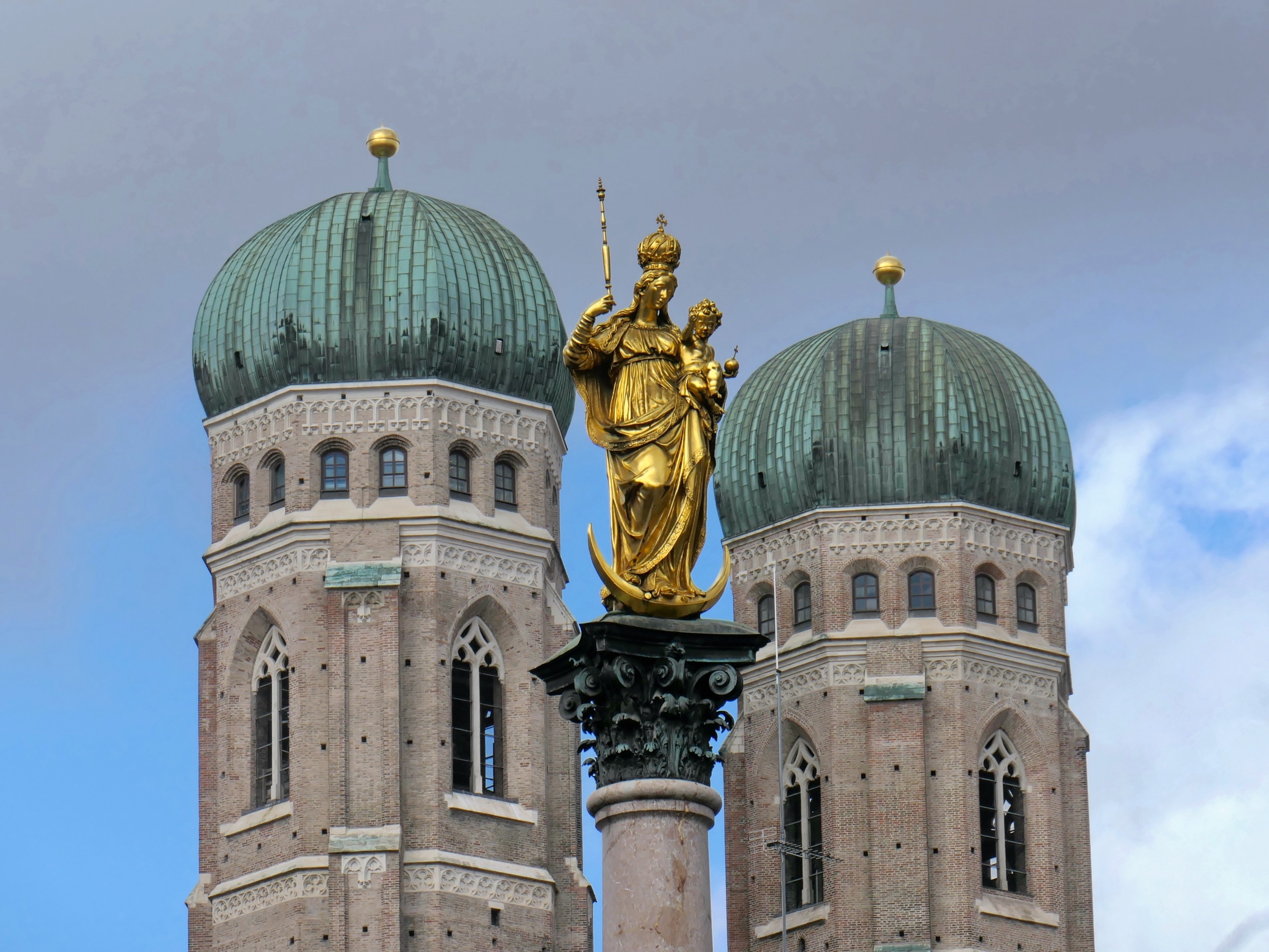 Mariensäule mit Frauenkirche
