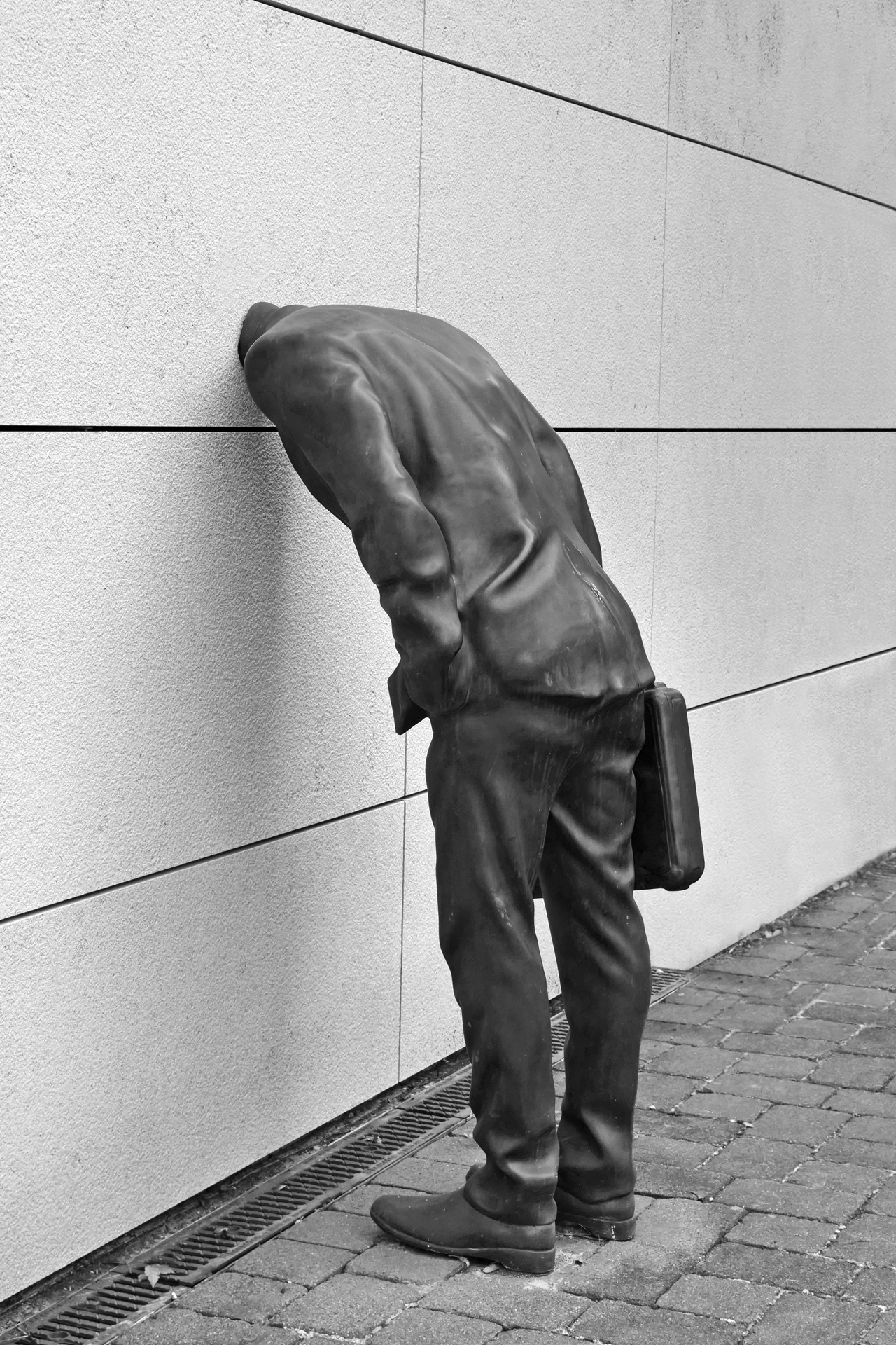 Mit dem Kopf durch die Wand?