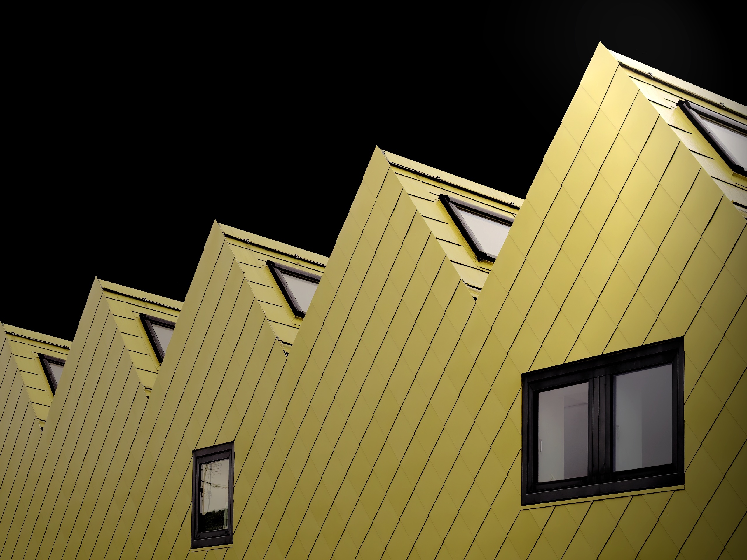 Mit Spitzen und Kanten