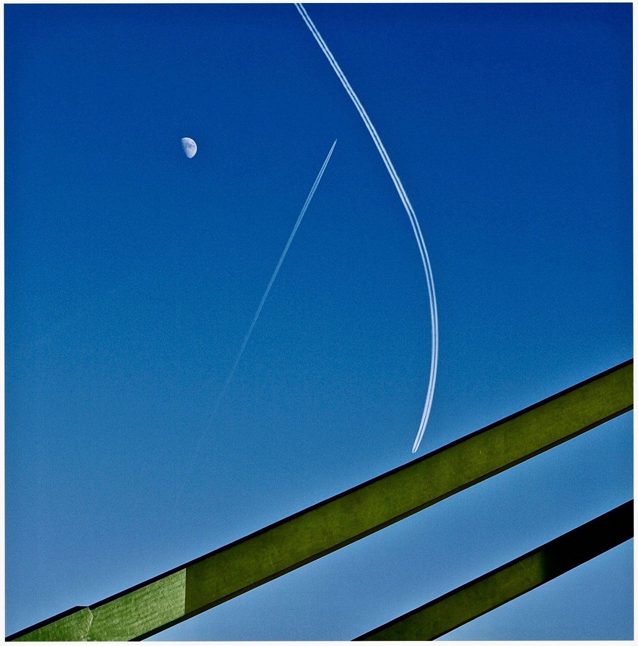 'Moon Meets Machines' , Blau III, frei nach Joan Miro :-)