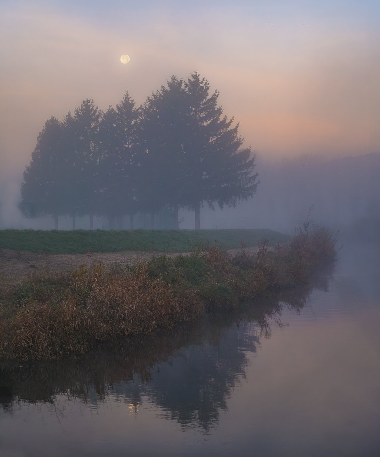 Morgennebel am Fluss