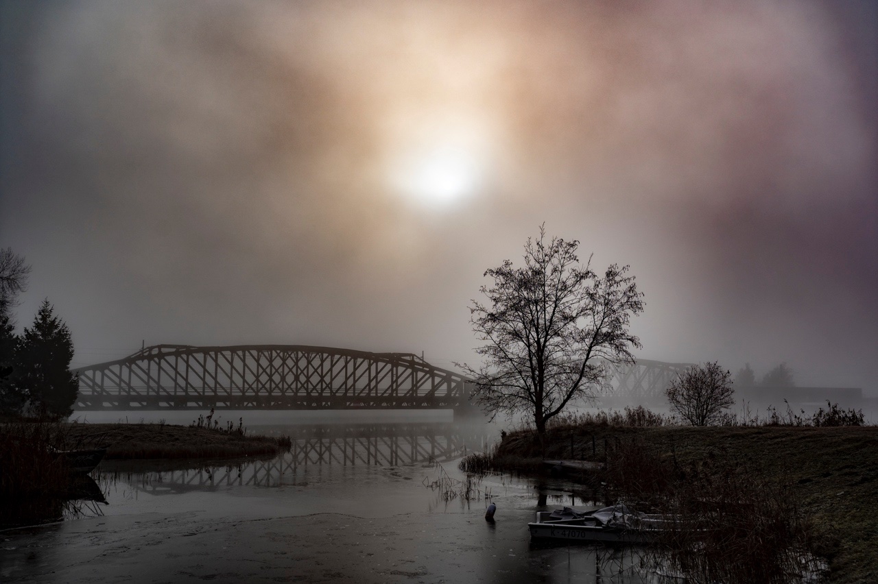 Nebel am Fluss