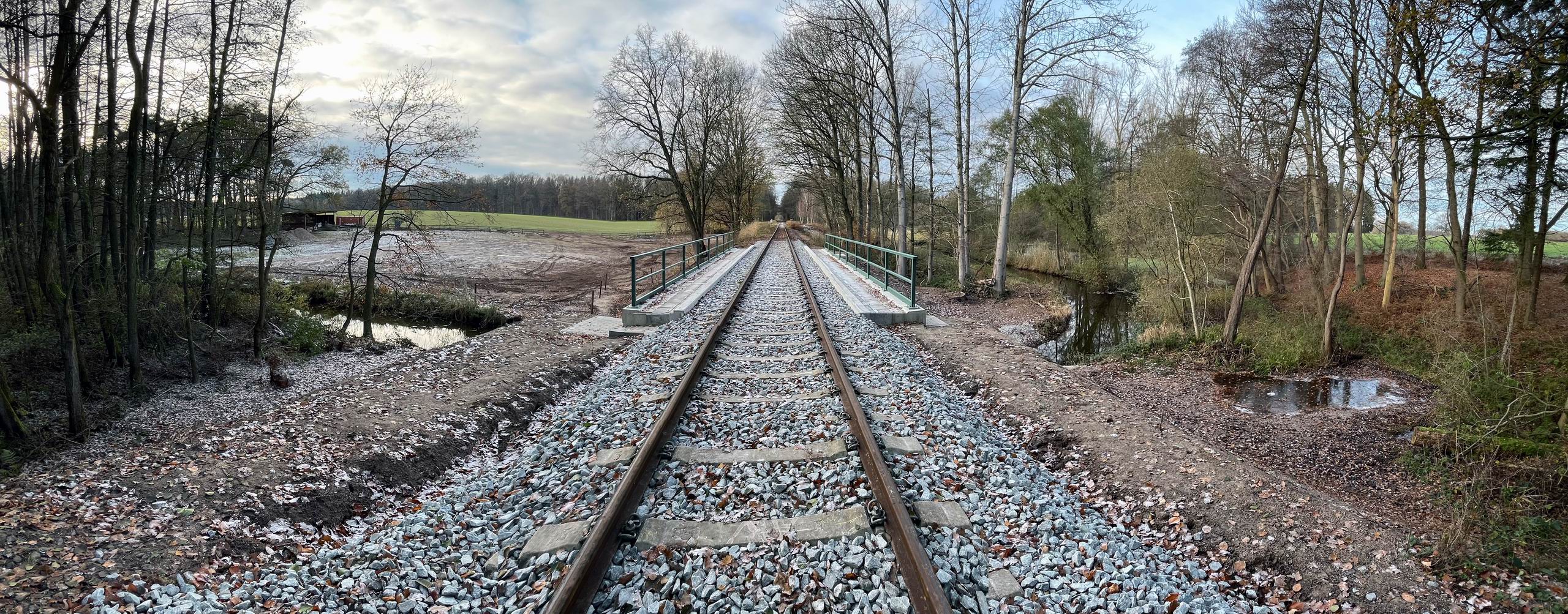neue Bahnbrücke für den "Heidenau Express"
