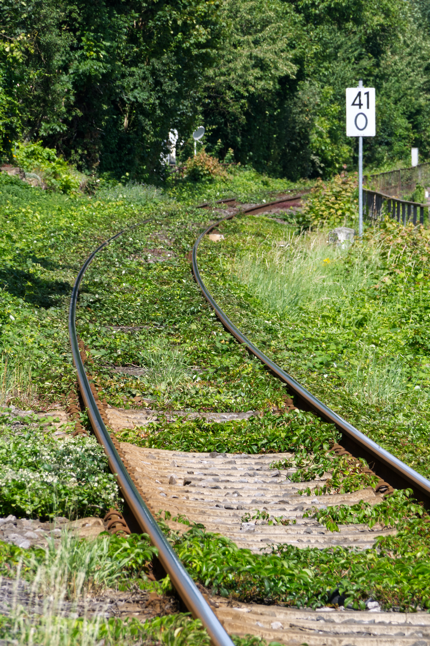 Ob die Bahn  wohl noch die Kurve kriegt?