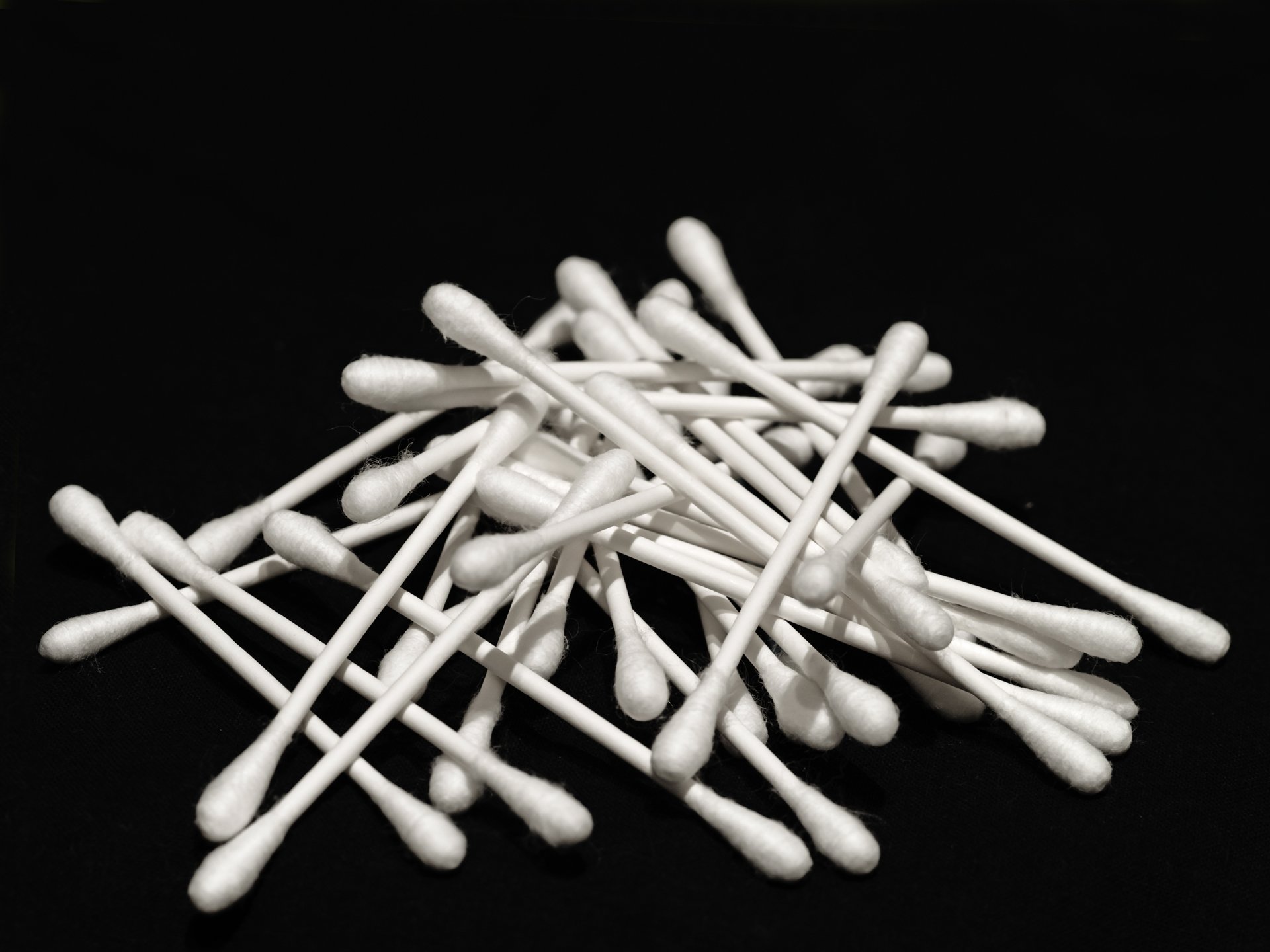 Ohrenstäbchen-Mikado