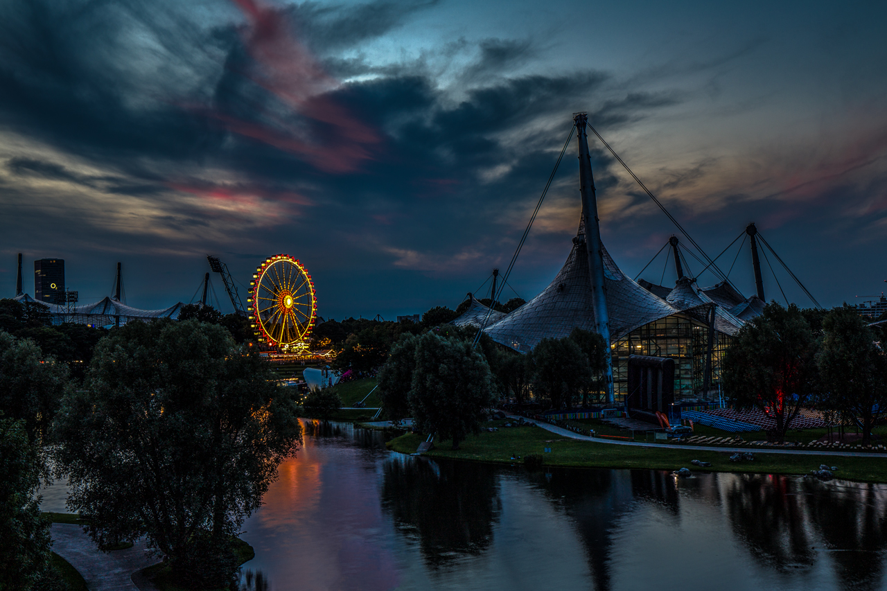 Olympiapark zur blauen Stunde