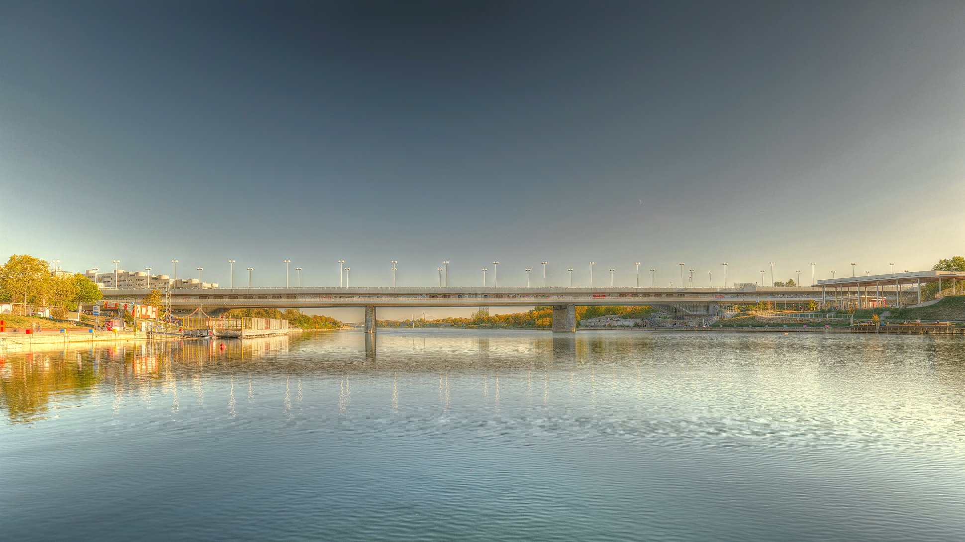Reichsbrücke (2)