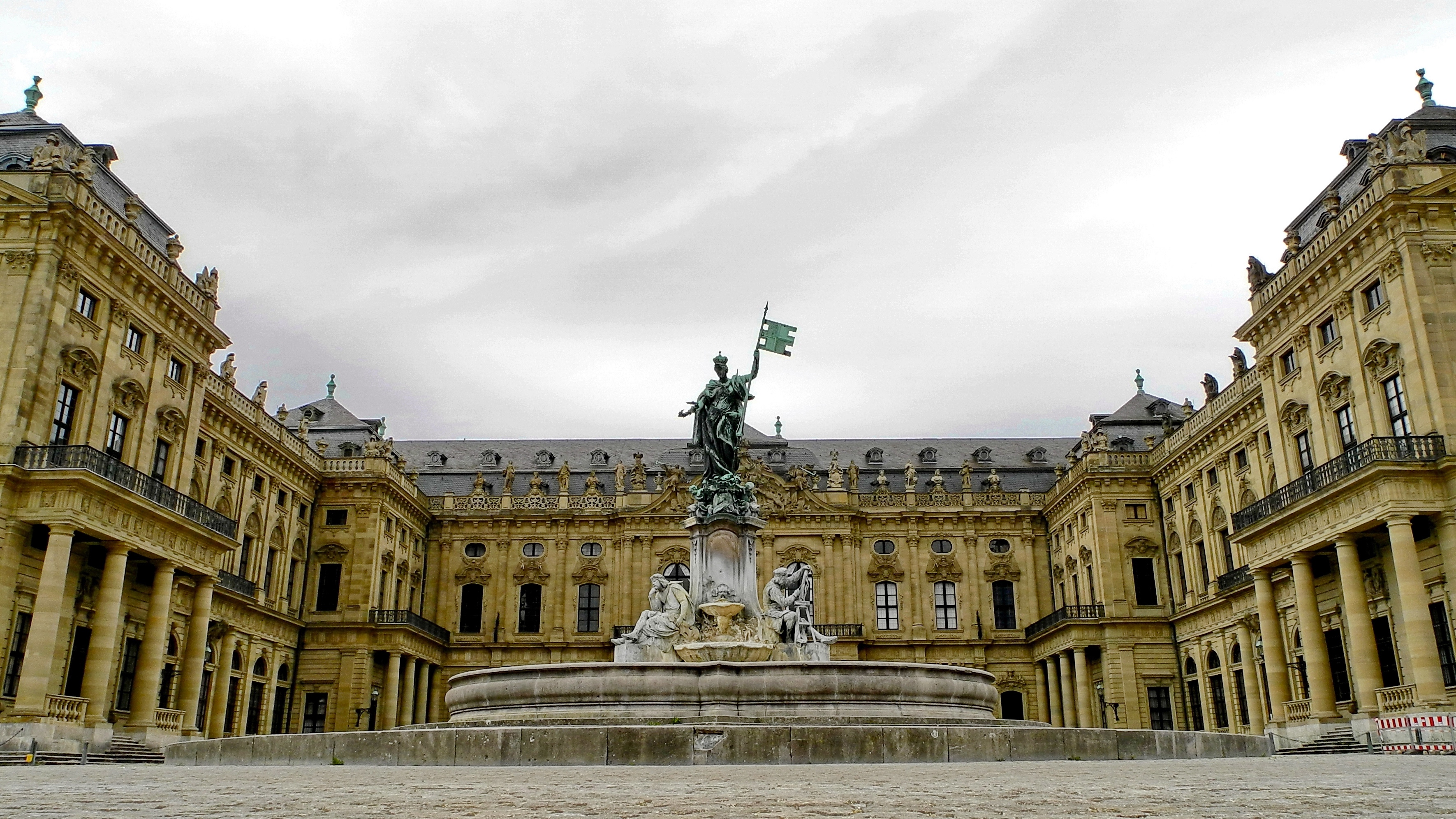 Residenz - Würzburg .jpg