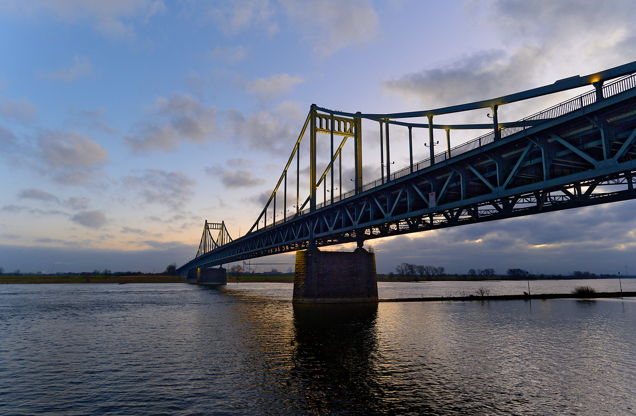 Rheinbrücke.jpg