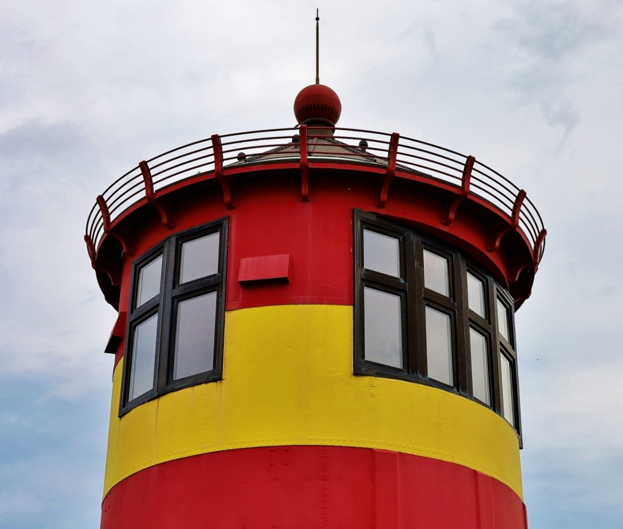 Rot-Gelb-Rot