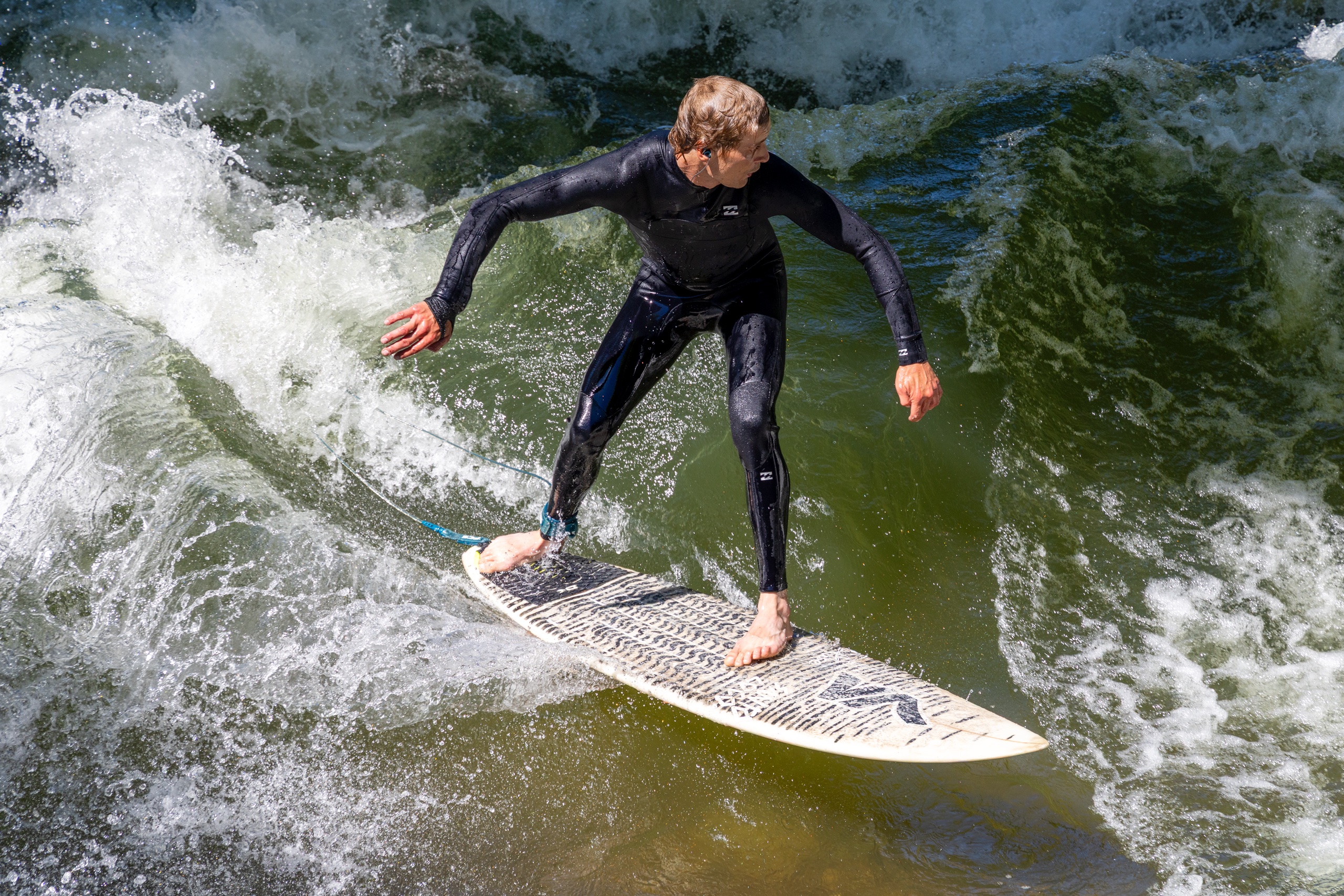 Sie surfen wieder...