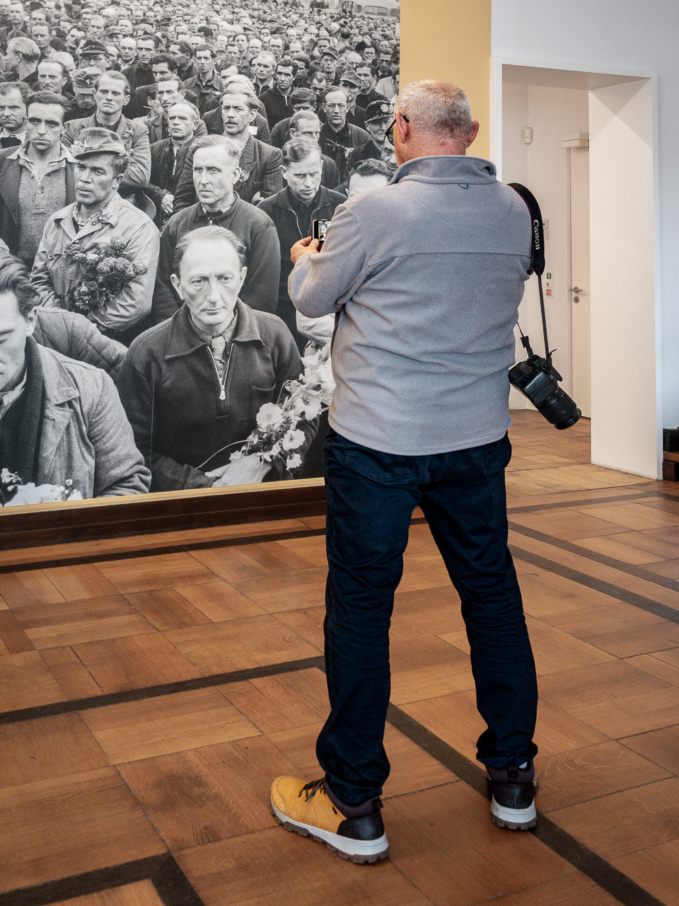 Smartphone besser als Canon 🤔- Ausstellung Robert Lebeck in den Opelvillen