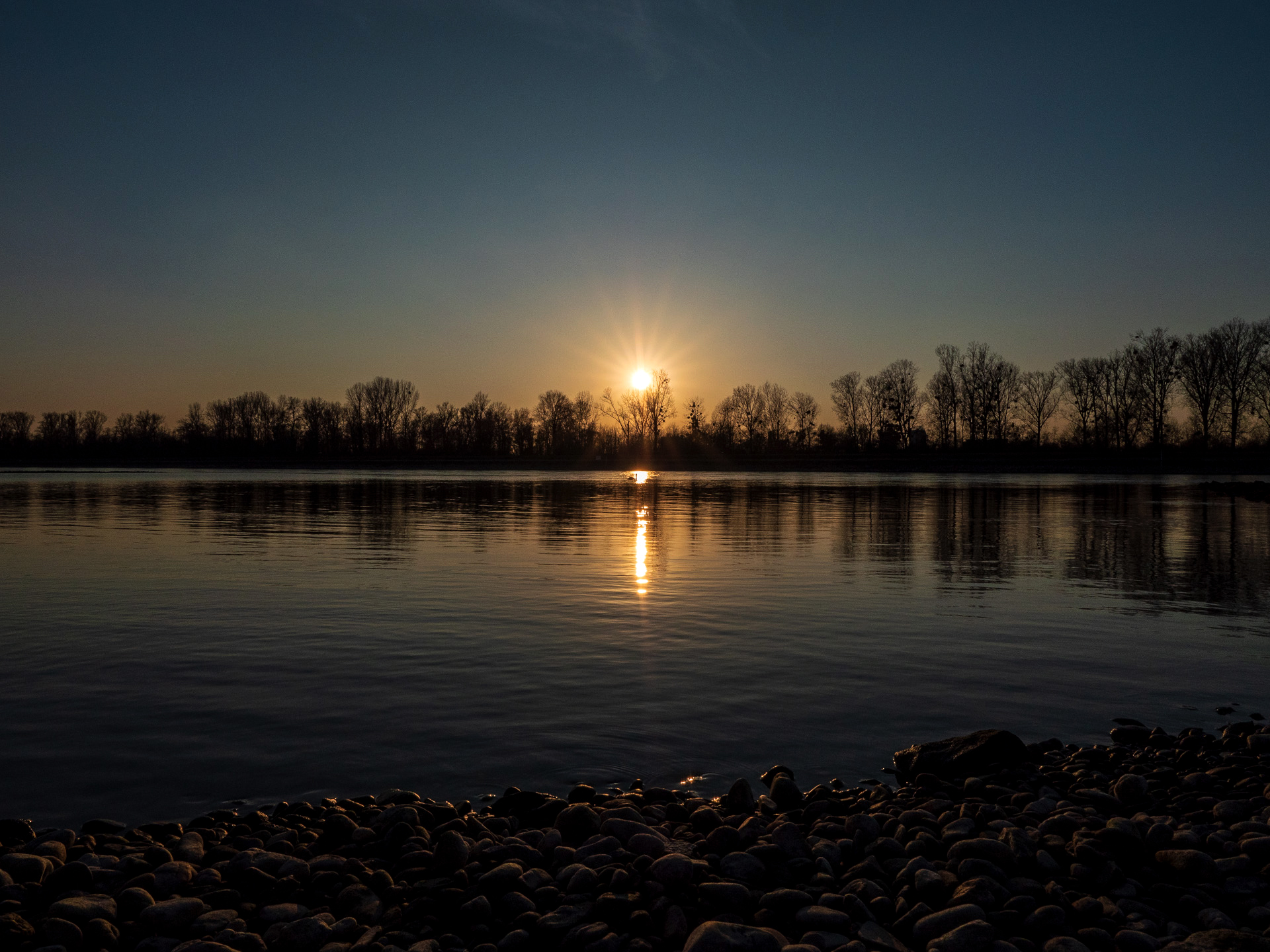 Sonnenuntergang am Rhein