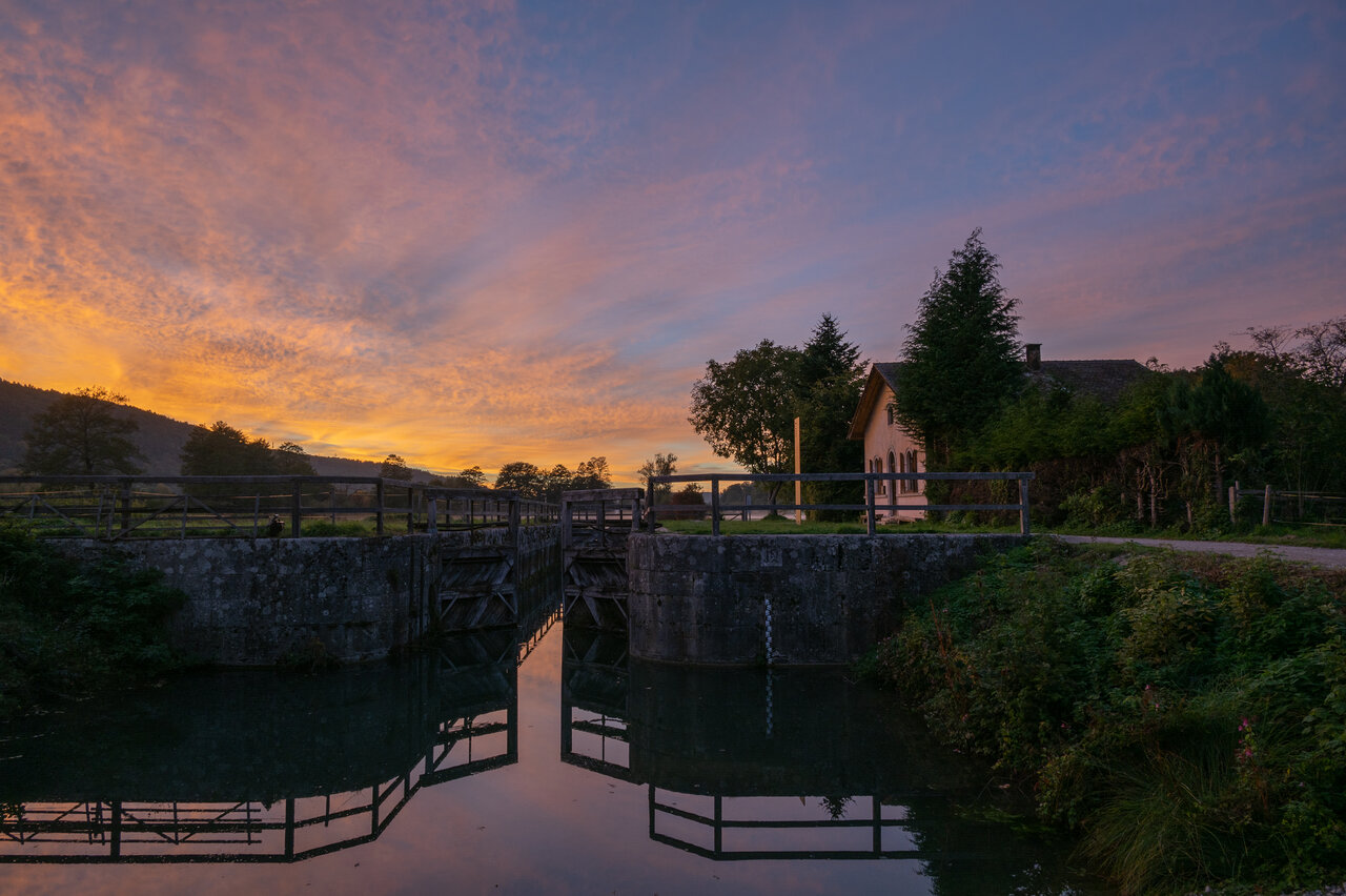 Sonnenuntergang am Schleusenwärterhaus