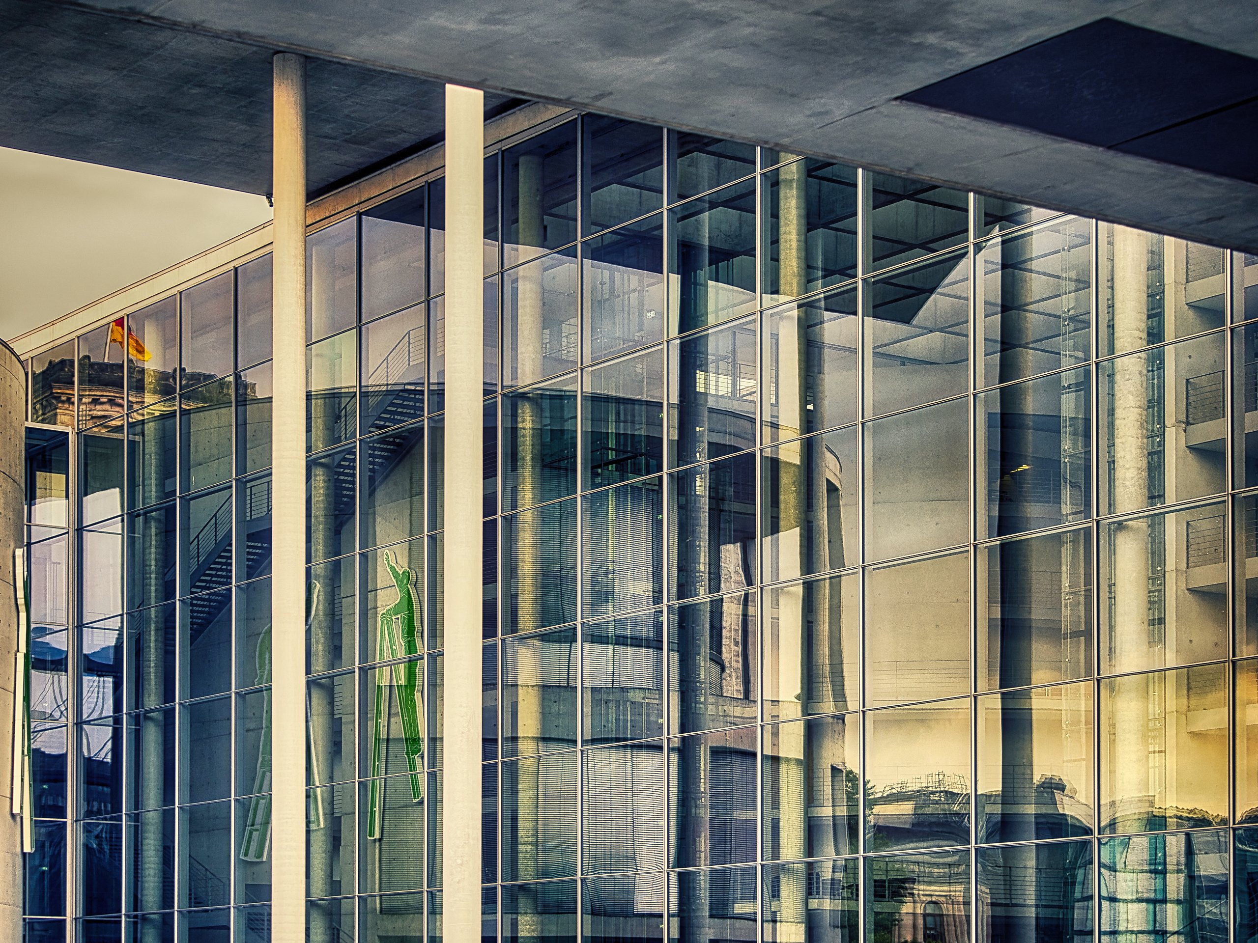 Spiegel-Fassade