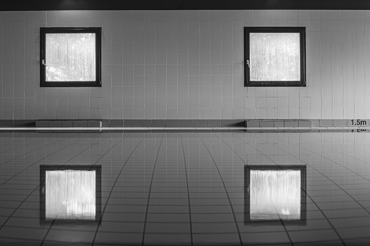 Spiegelung_indoorpool.jpg