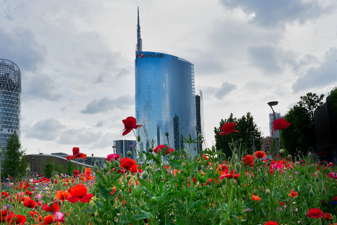 UniCredit Tower mit Flower