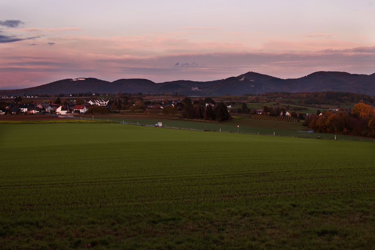 Unser Blick von Wachtberg Berkum (dort steht das Rathaus der Gemeinde) ....