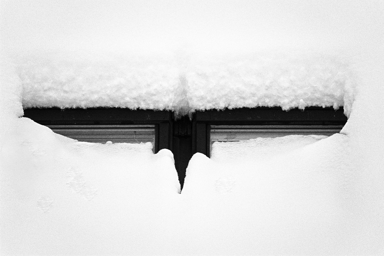Verschneite Fenster