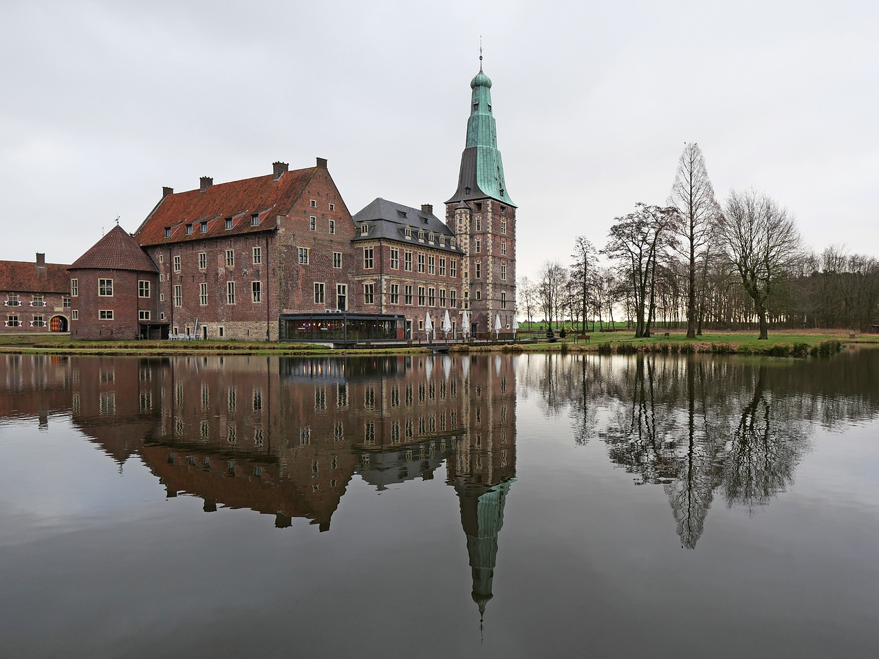 Wasserschloss Raesfeld.jpg