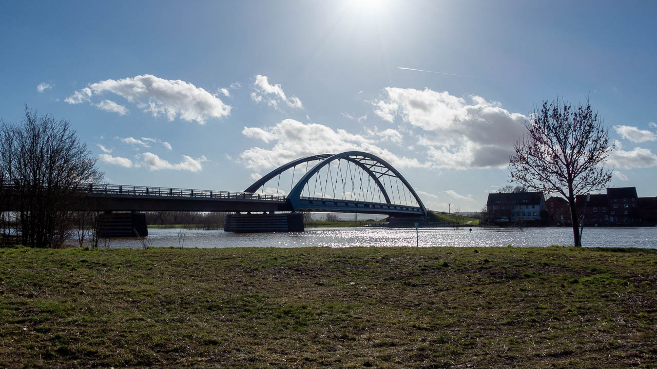 Weserbrücke bei Fuhlen